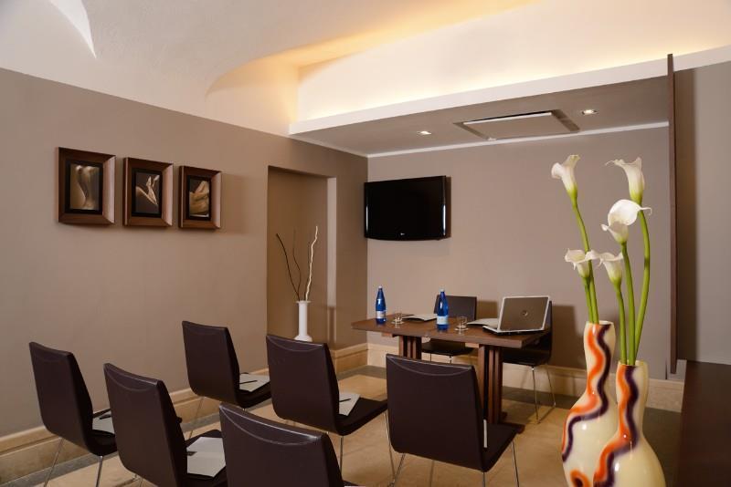 Hotel The Independent 4*